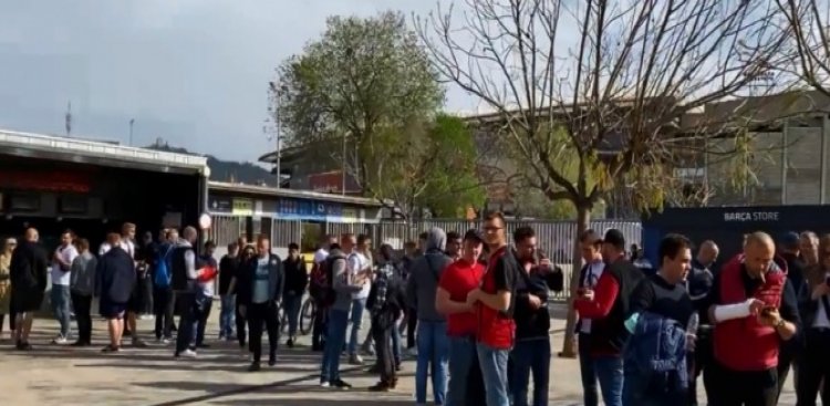 世体：约1万5千名法兰克福球迷抵达巴塞罗那，但只有5千人有门票